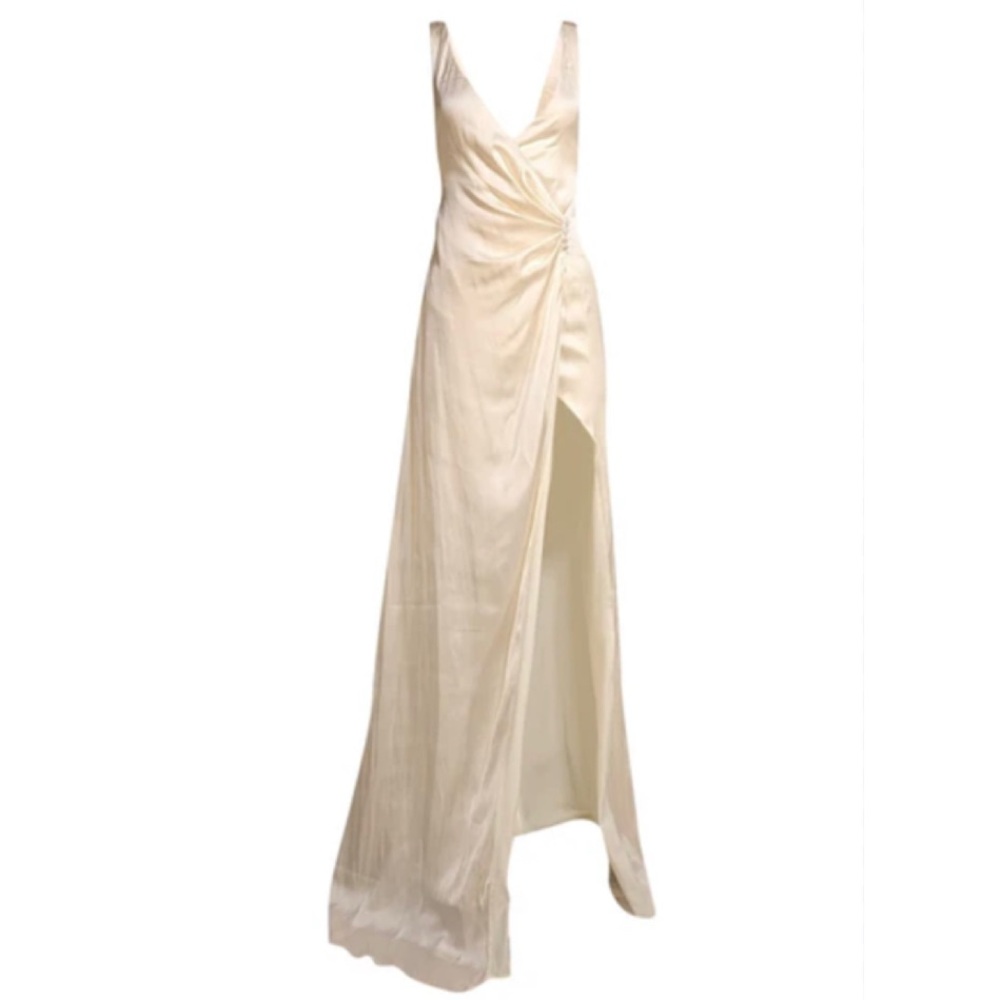BCBGMaxazria NWT gardenia plunge cocktail dress
